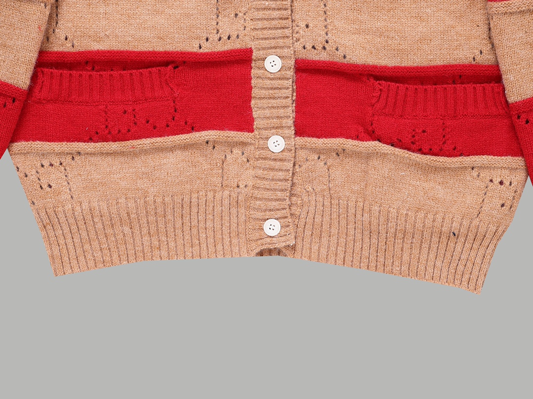 【GUCCI  公式旗艦店】グッチ  セーター好評に付き再入荷！ 241029