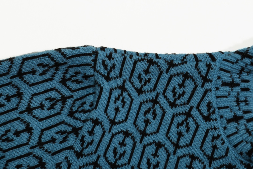 【PRADA   公式旗艦店】プラダ  セーター好評に付き再入荷！ 241031