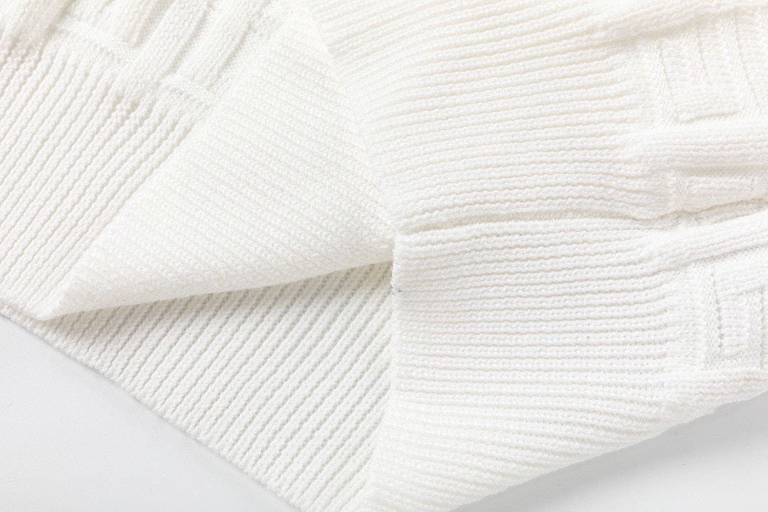 【GIVENCHY   公式旗艦店】ジバンシー  セーター好評に付き再入荷！ 241031