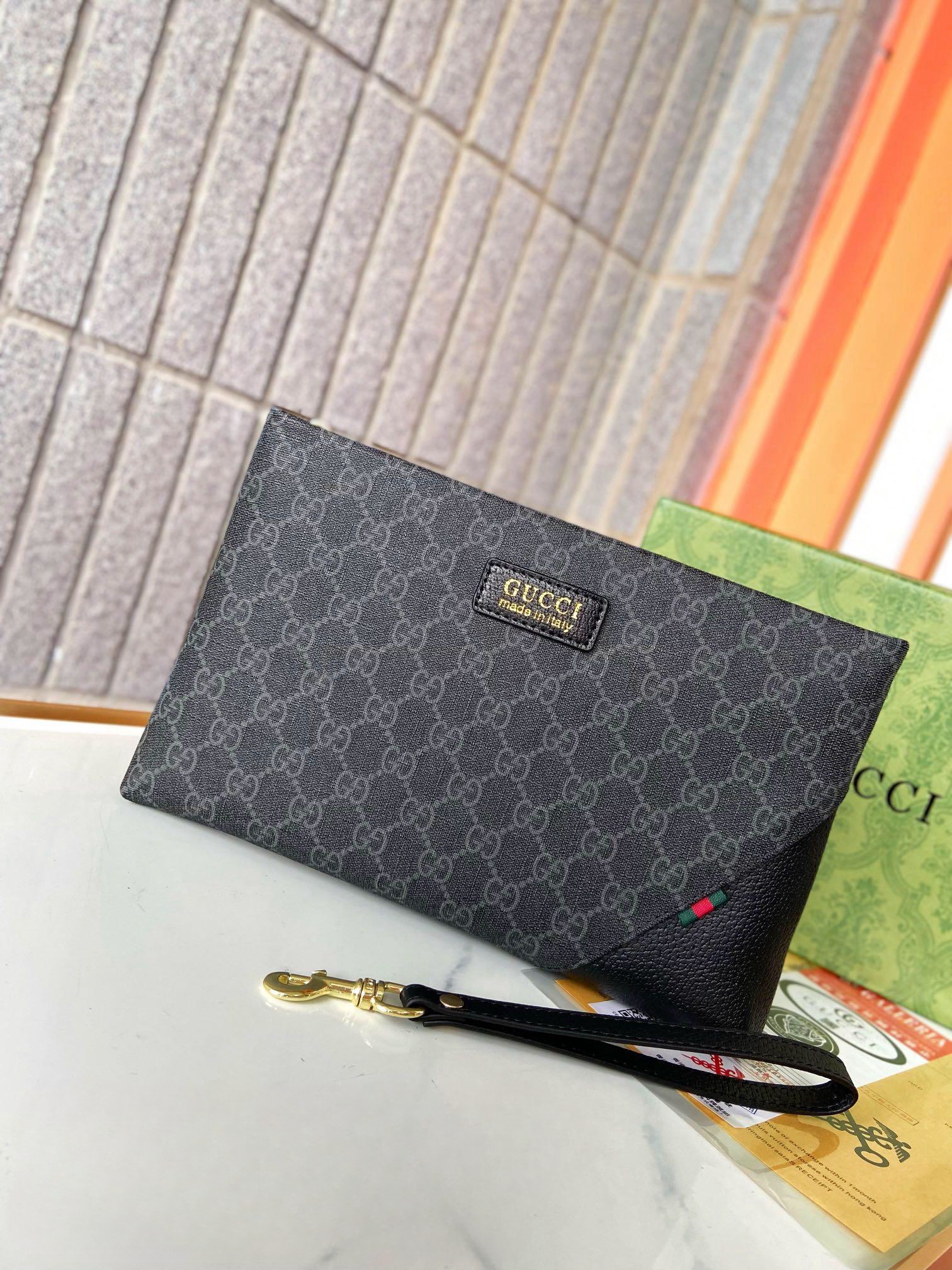 【GUCCI  公式 旗艦店】 グッチ   クラッチバッグ 当日出荷 好評に付き再入荷！28*18*2.5CM  241101