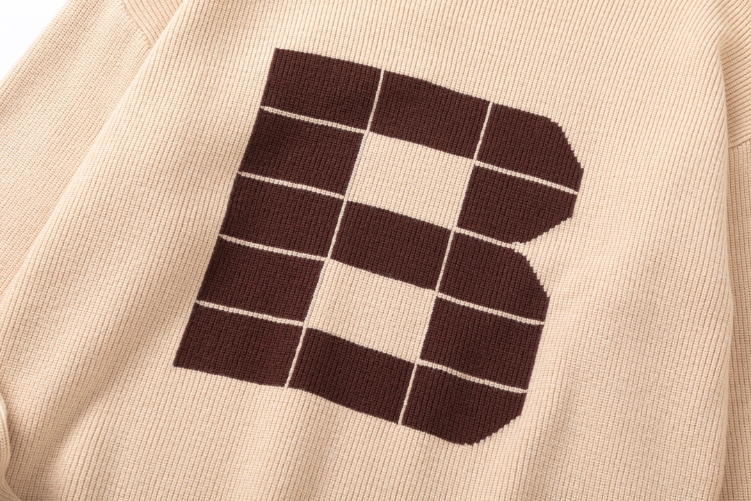 【BALENCIAGA  公式旗艦店】バレンシアガ   セーター好評に付き再入荷！ 241101