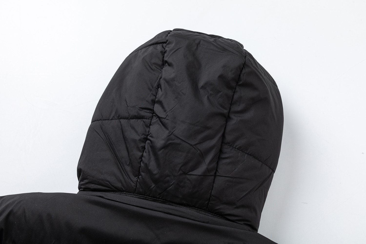 【BURBERRY  公式旗艦店】バーバリー   ダウンジャケット ご好評に付き再入荷！241102