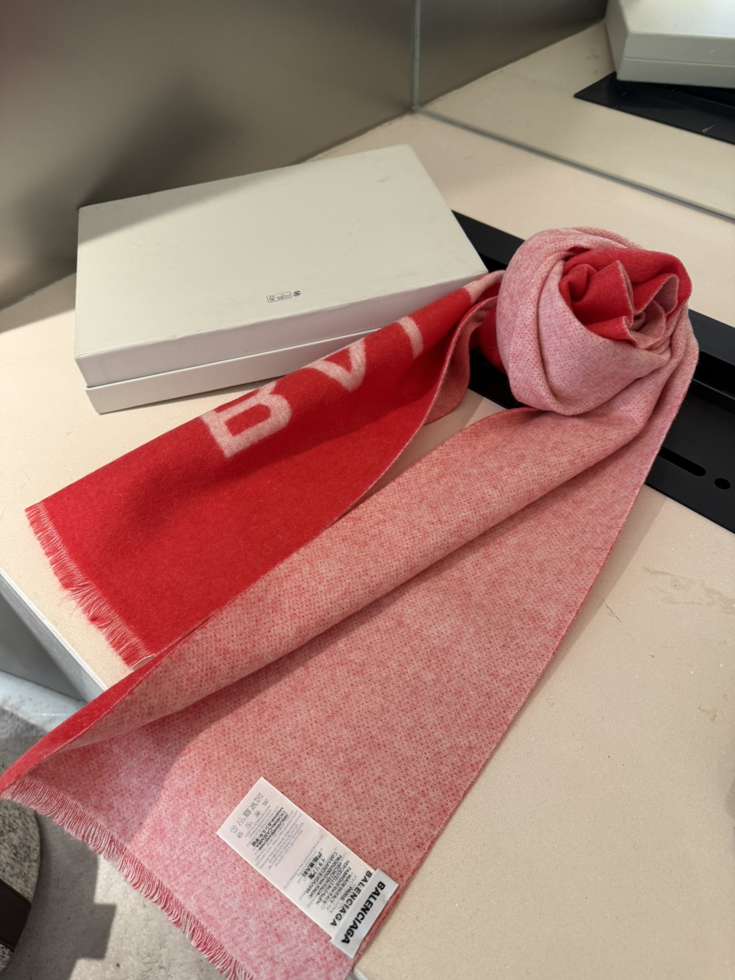 【BALENCIAGA   バレンシアガ】スカーフ34*200CM  241109