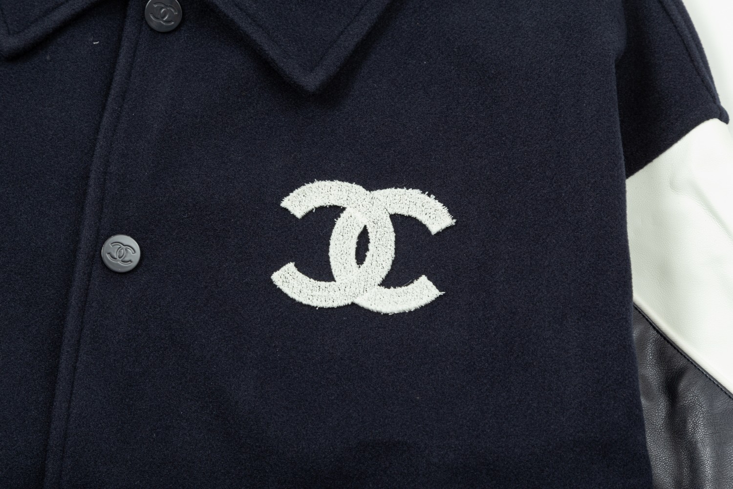 【CHANEL  公式旗艦店】シャネル   ジャケット着 好評に付き再入荷！241028