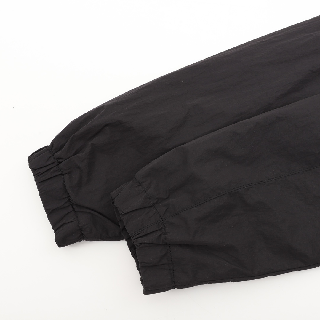 【BURBERRY  公式旗艦店】バーバリー   ジャケット着 好評に付き再入荷！241112