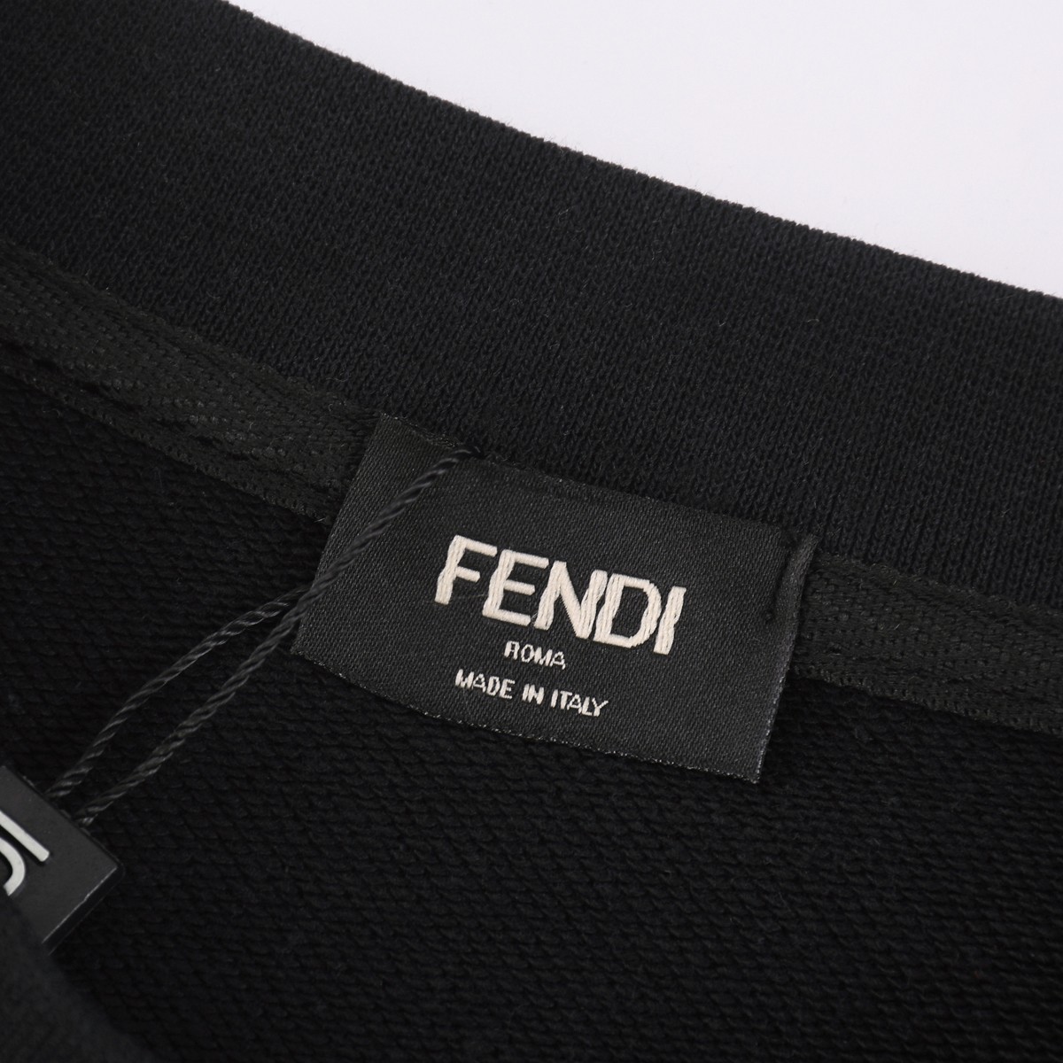 【FENDI 公式旗艦店】 フェンディ  丸首の衛衣   スウェットご好評に付き再入荷   241114
