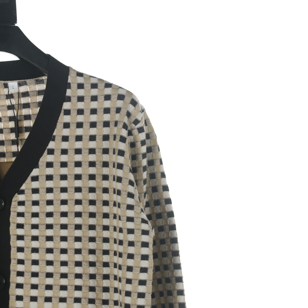 【BURBERRY  公式旗艦店】バーバリー  セーター好評に付き再入荷！241116