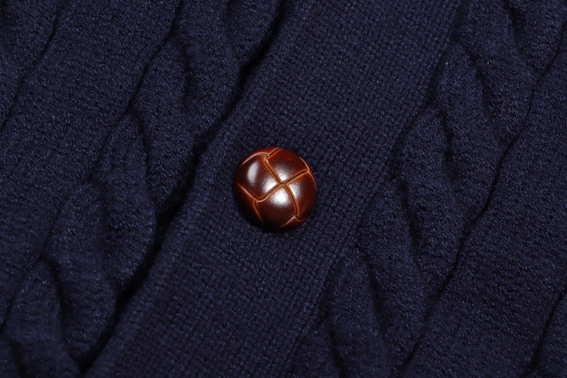 【GUCCI 公式旗艦店】グッチ  セーター好評に付き再入荷！ 241116