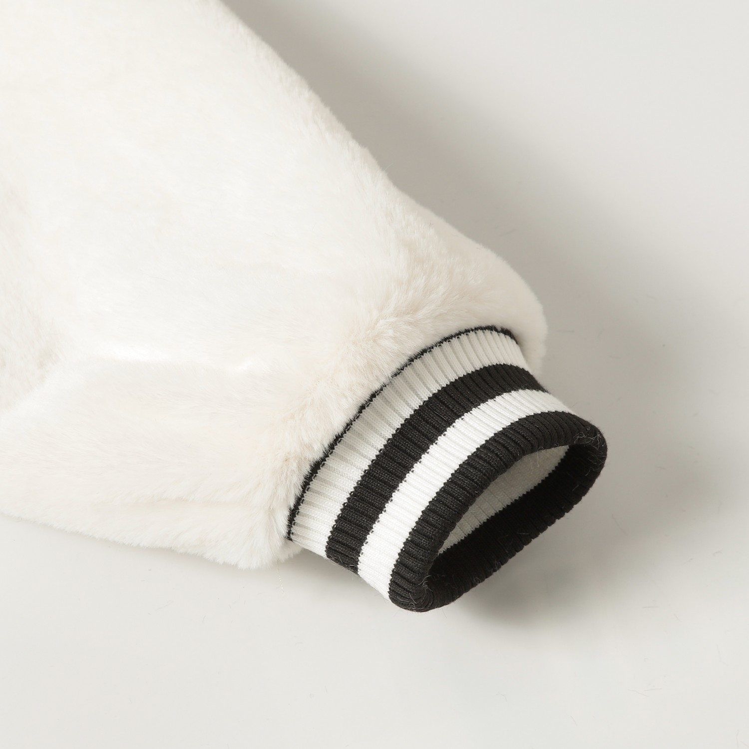 【CHROME HEARTS】クロムハーツ  ジャケット着ご好評に付き再入荷！241118