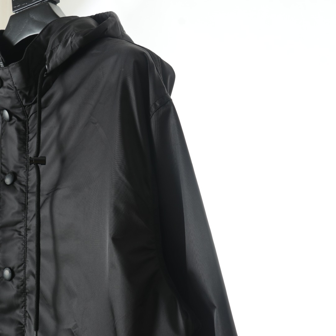 【BALENCIAGA  公式旗艦店】バレンシアガ    ジャケット着 好評に付き再入荷！241119