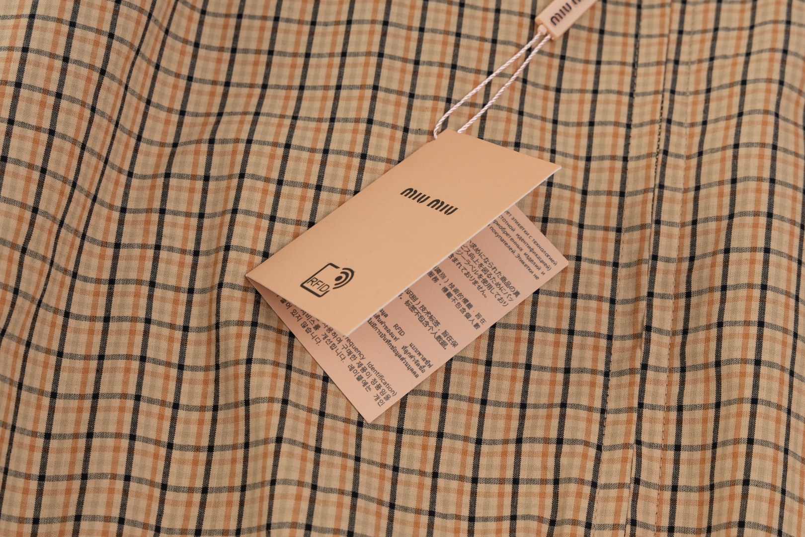 【Miumiu 公式旗艦店】 ミュウミュウ   ジャケット着  スウェット ご好評に付き再入荷！241122