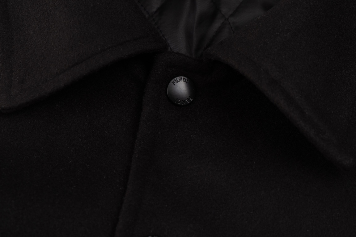 【FENDI  公式旗艦店】フェンディジャケット着 好評に付き再入荷！