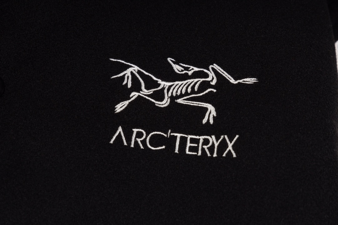【ARCTERYX  公式旗艦店】アークテリクス  ジャケット着  スウェット ご好評に付き再入荷！241123