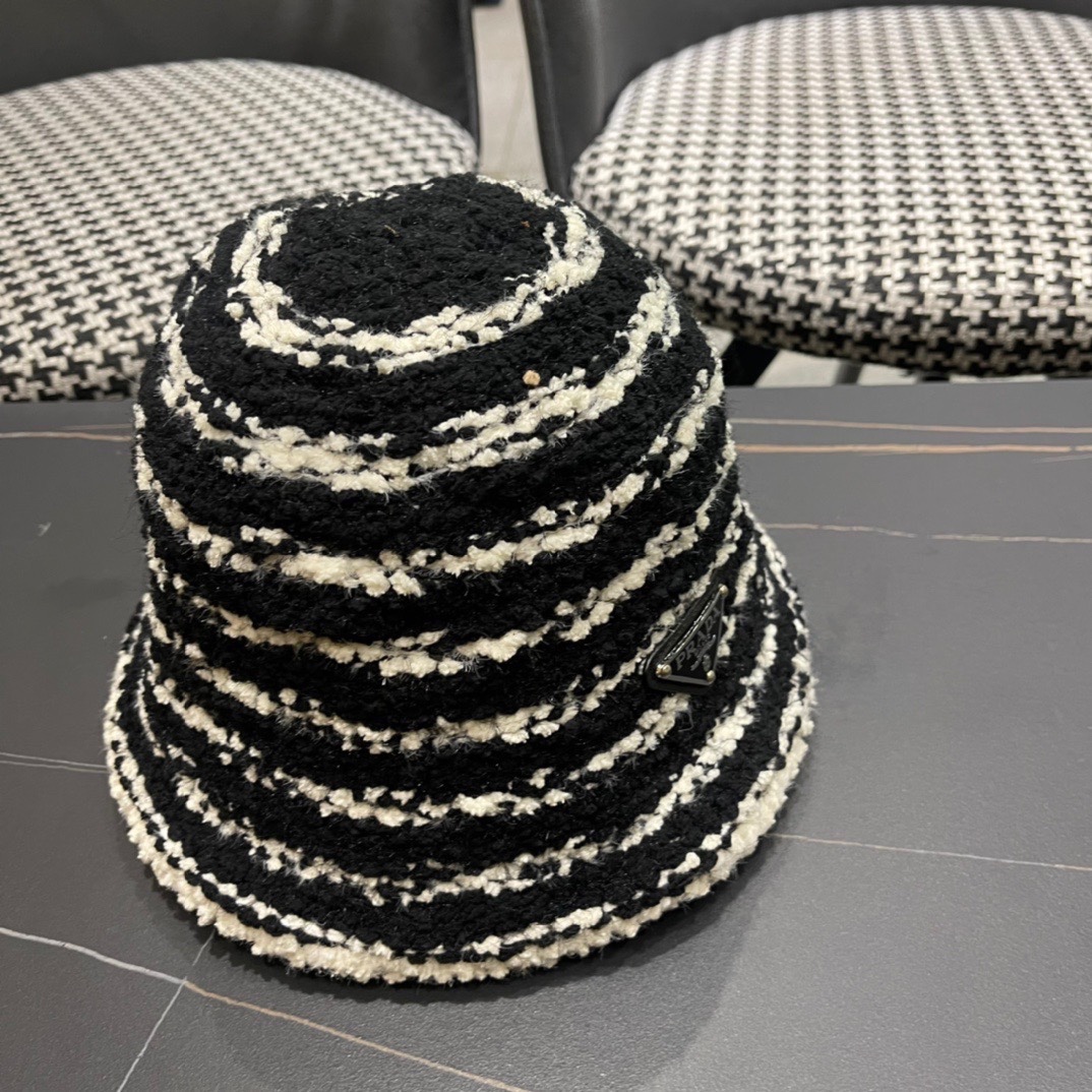 PRADA (プラダ)フィッシャーマンズハット  241125