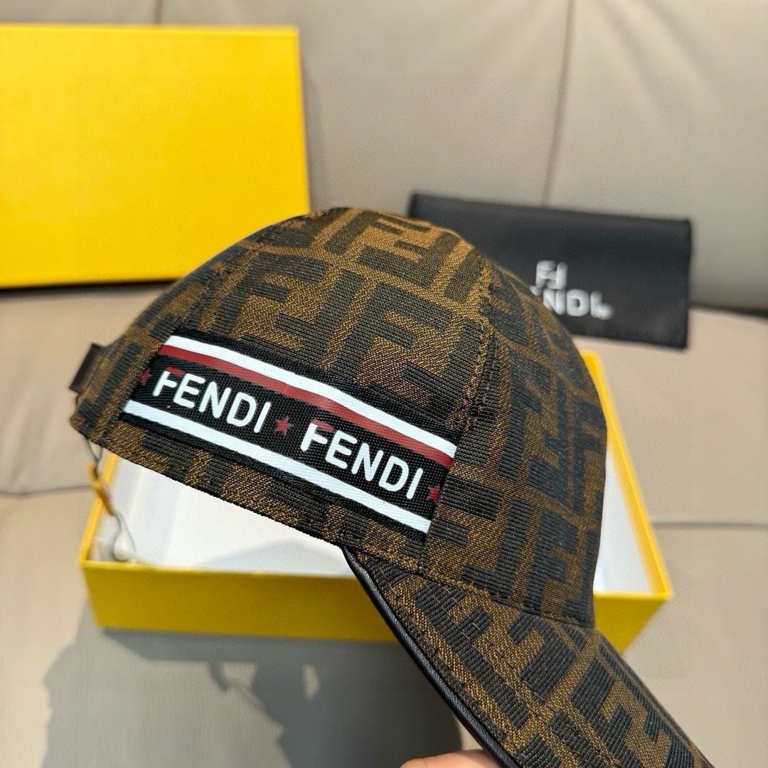 【FENDI  フェンディ】【数量限定】 野球帽 / ハット   241125