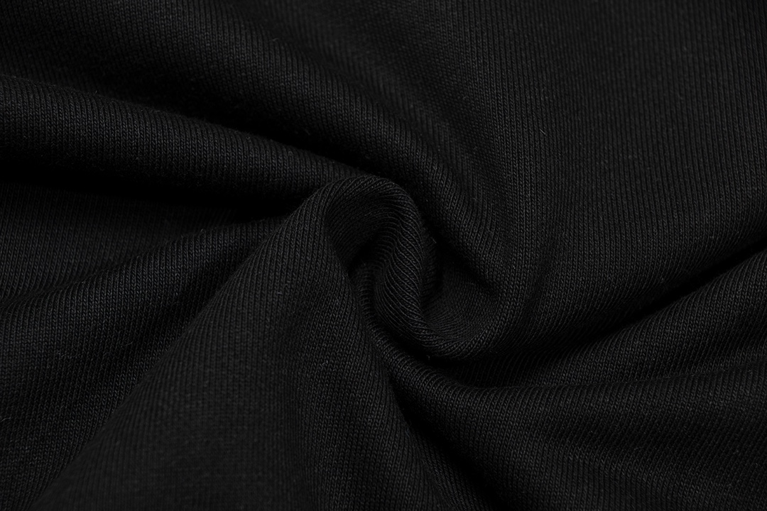 【BURBERRY 公式旗艦店】バーバリー  丸首の衛衣 スウェット ご好評に付き再入荷！