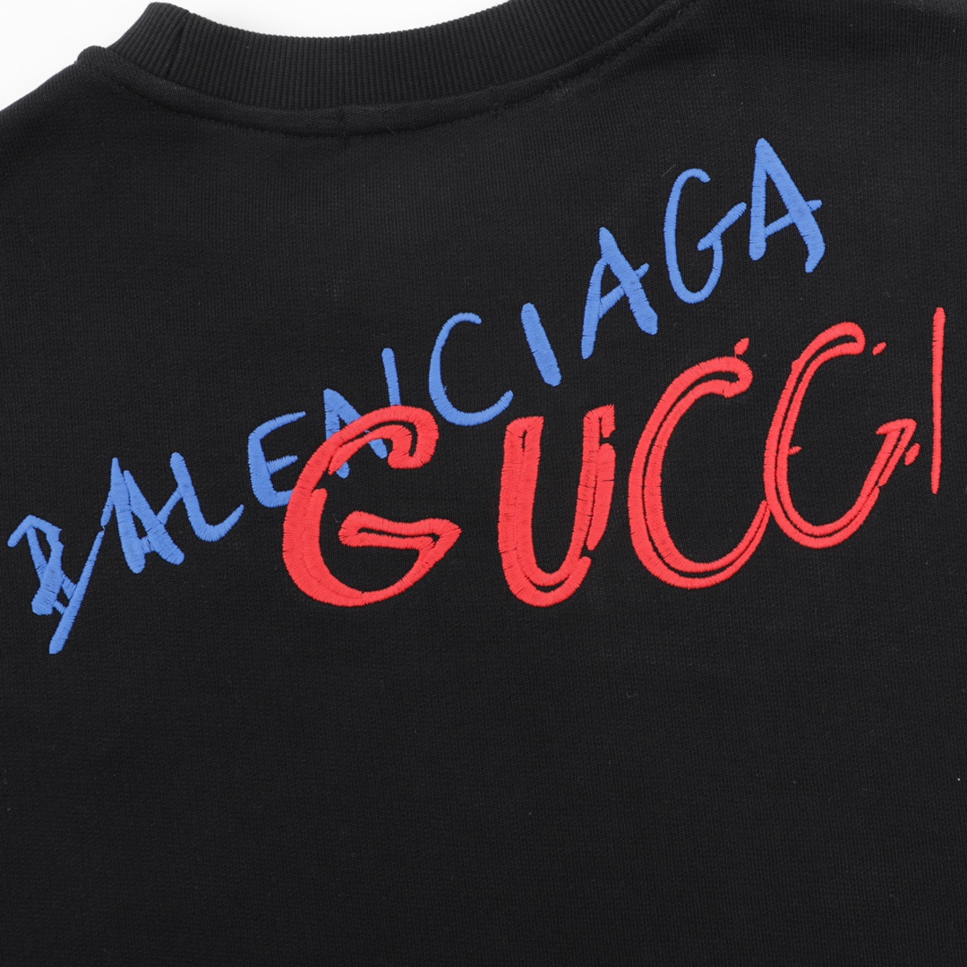 【GUCCI  公式旗艦店】グッチ  丸首の衛衣 スウェットご好評に付き再入荷！