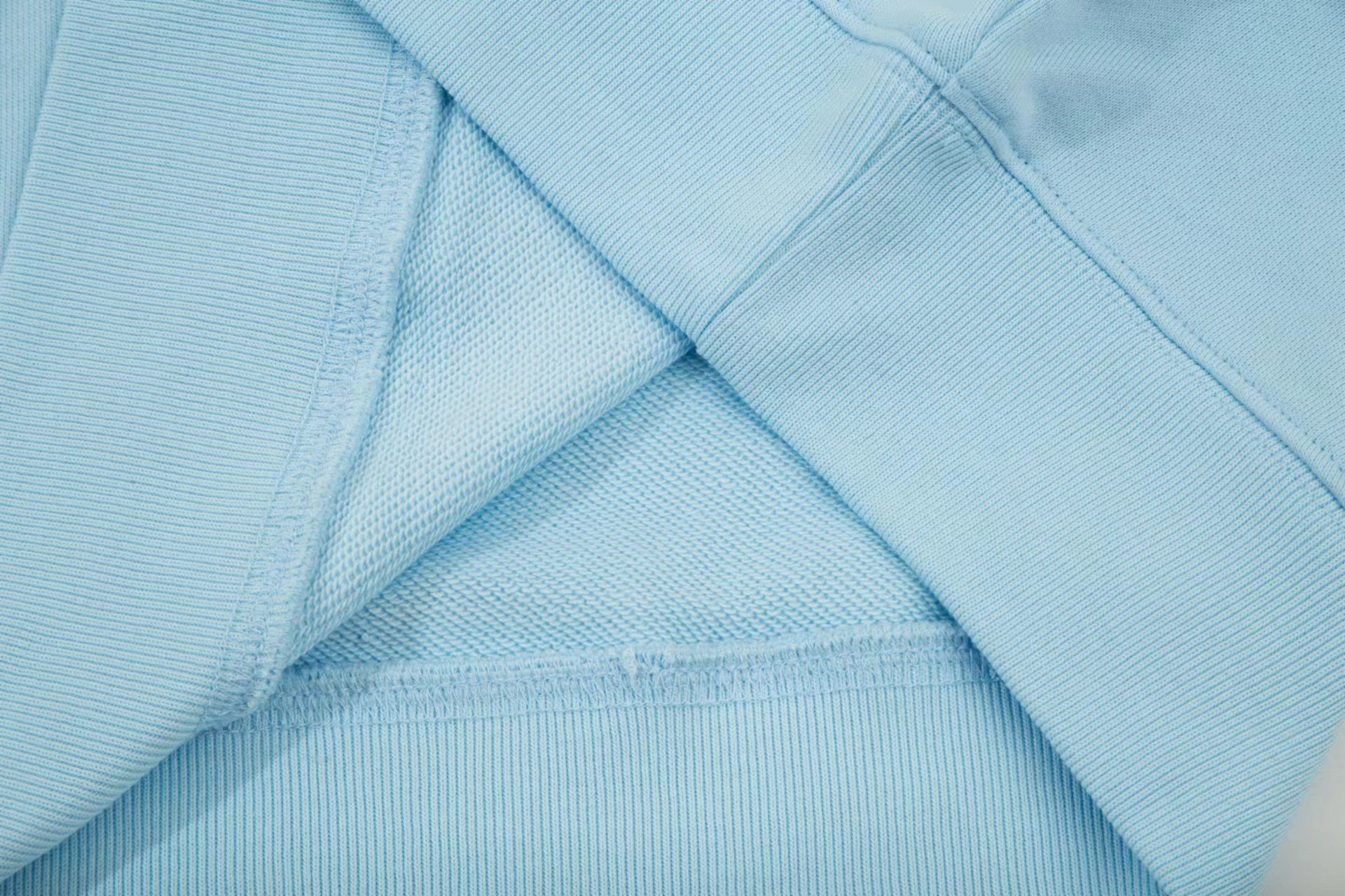 【GUCCI  公式旗艦店】 グッチ 丸首の衛衣 スウェットご好評に付き再入荷！