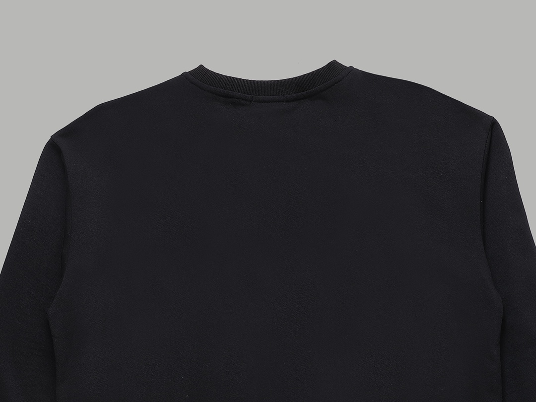 【BURBERRY 公式旗艦店】バーバリー  丸首の衛衣 スウェット ご好評に付き再入荷！