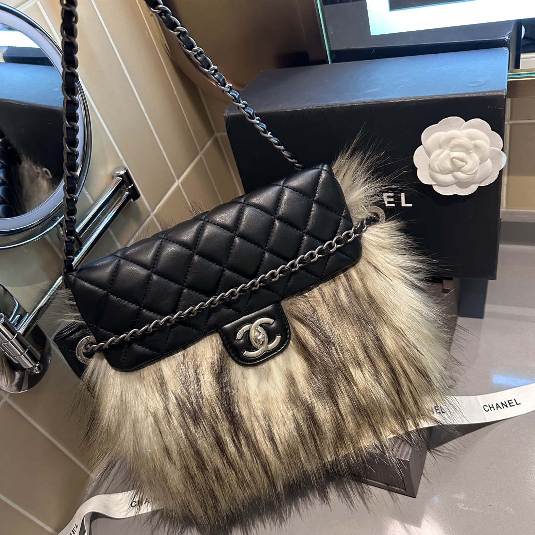【CHANEL 公式旗艦店】シャネル   ショルダーバッグ  当日出荷 好評に付き再入荷！20*12CM