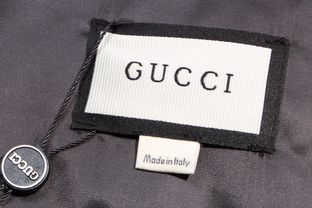 【GUCCI  公式旗艦店】グッチ  ダウンジャケット好評に付き再入荷！