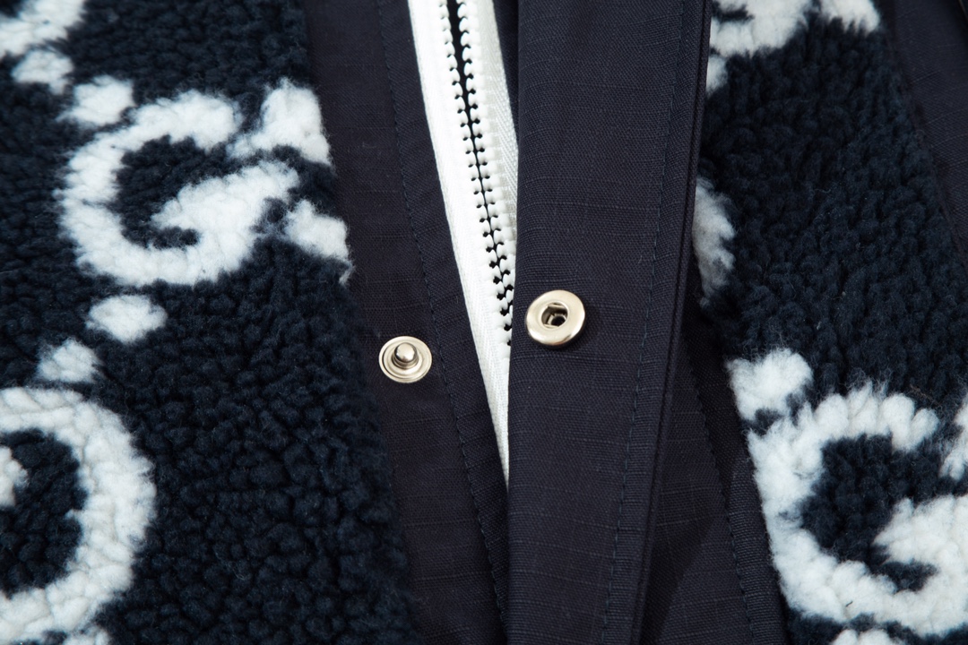 【GUCCI 公式旗艦店】クッチ   ジャケット着好評に付き再入荷！