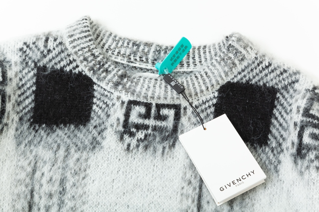 【GIVENCHY 公式旗艦店】ジバンシー セーター好評に付き再入荷！