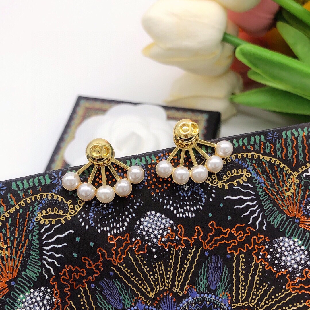 【DIOR】 ディオール   ファッションスタイルのイヤリング