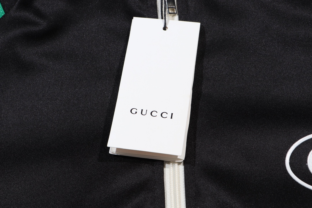 【GUCCI  公式旗艦店】グッチ  野球着 ジャケット着 好評に付き再入荷！
