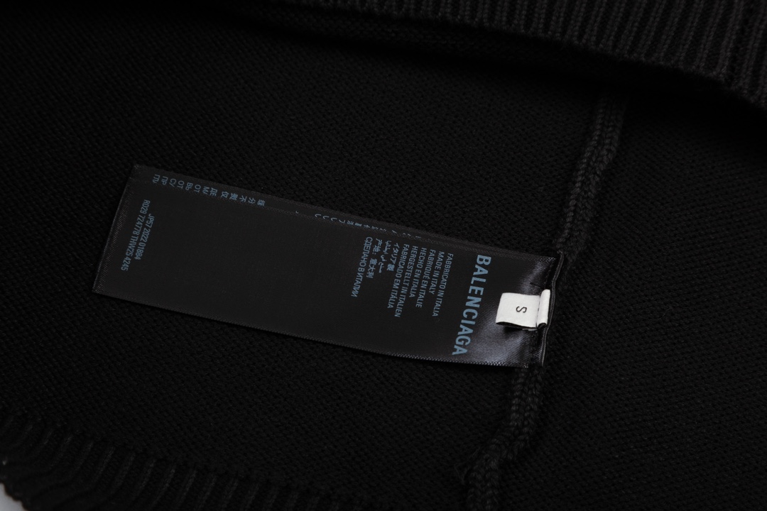 【BALENCIAGA 公式旗艦店】バレンシアガ  セーター好評に付き再入荷！