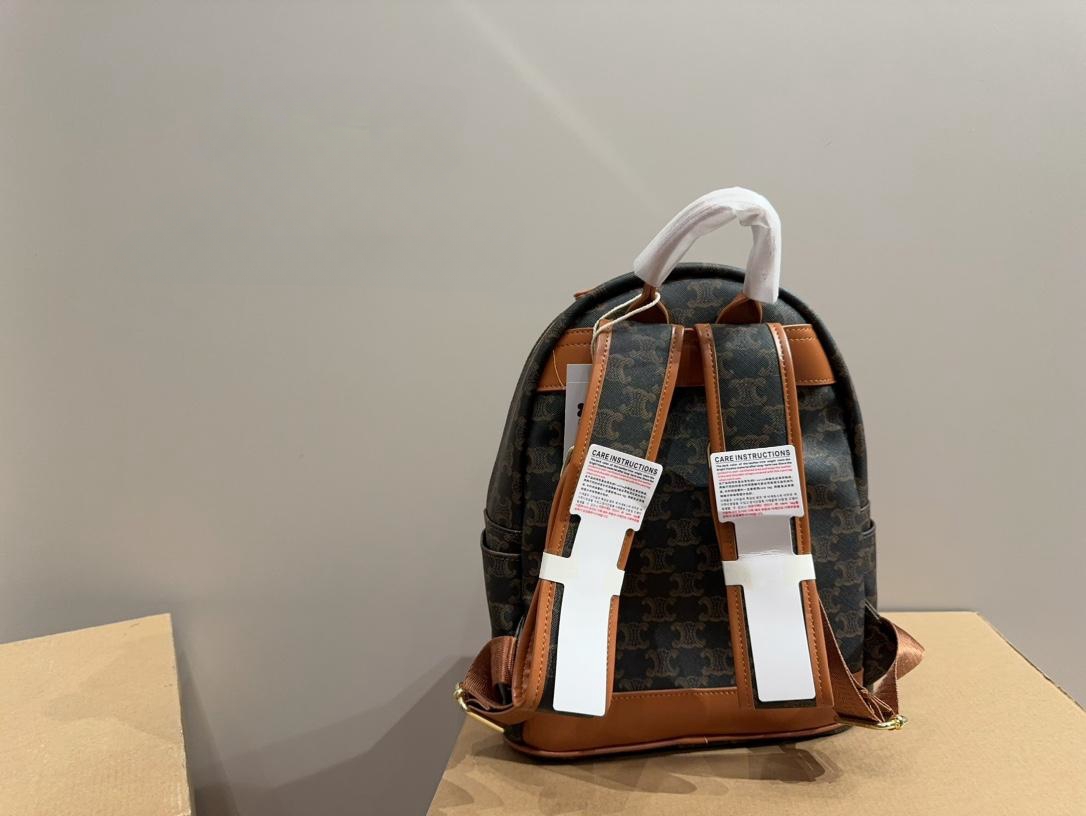 【CELINE 公式旗艦店】セリーヌ リュックサック当日出荷 好評に付き再入荷！26*32CM