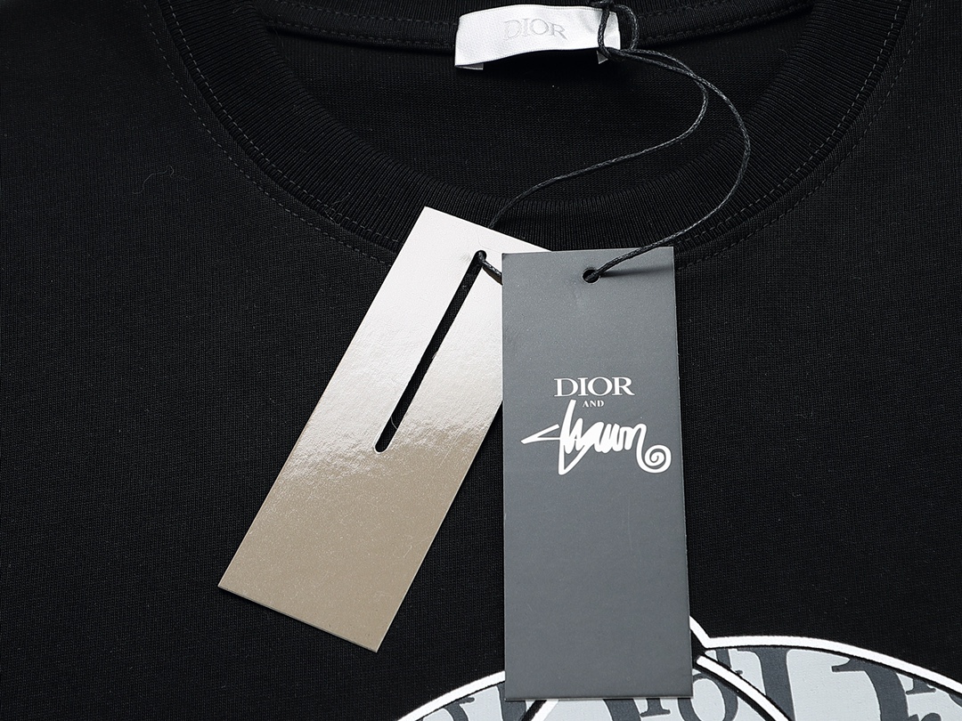 【DIOR  公式旗艦店】ディオール  Tシャツ ご好評に付き再入荷！