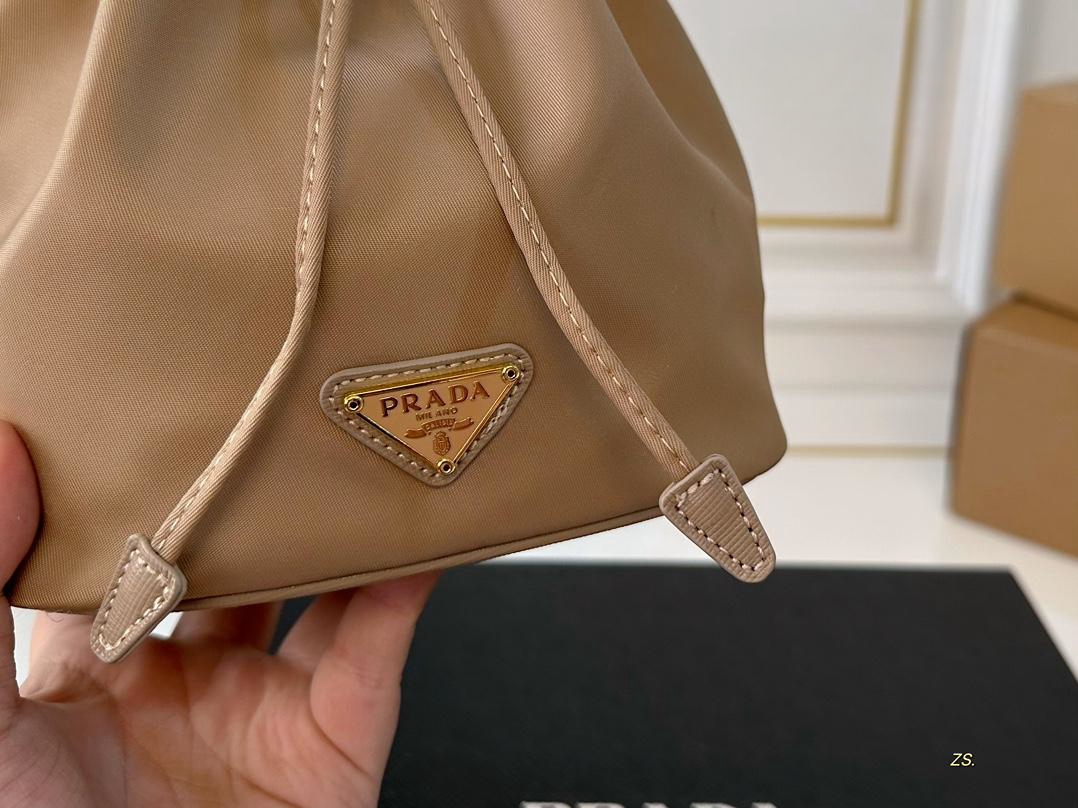 【PRADA  公式 旗艦店】プラダ  ハンドバッグ 当日出荷 好評に付き再入荷！16*19CM  240719