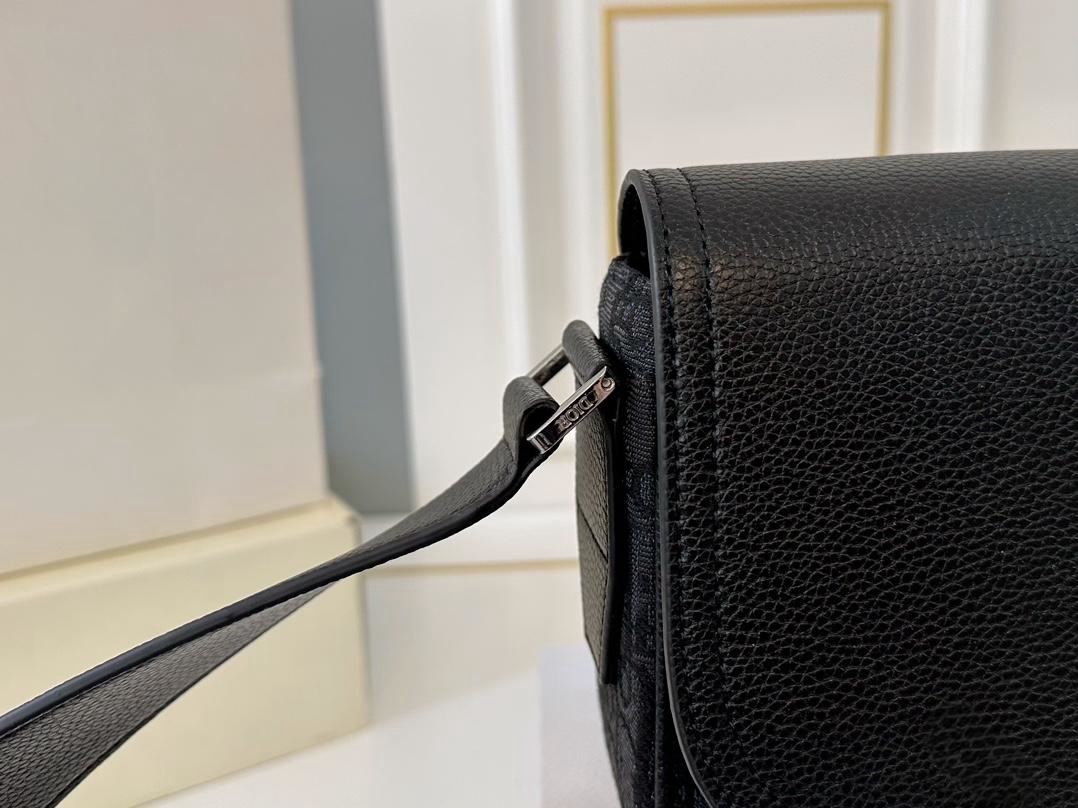 【DIOR公式旗艦店】ディオール  斜めがけバッグ 当日出荷 好評に付き再入荷！23*18CM 240720