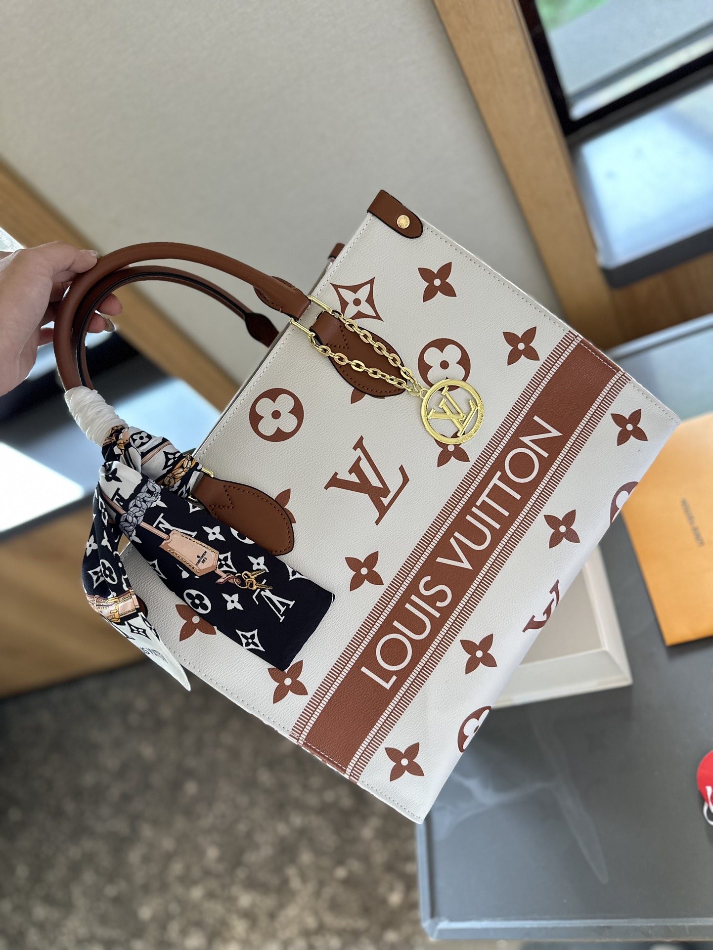 【LOUIS VUITTON 公式旗艦店】ルイヴィトン  斜めがけバッグ 当日出荷 好評に付き再入荷！35CM  1240722