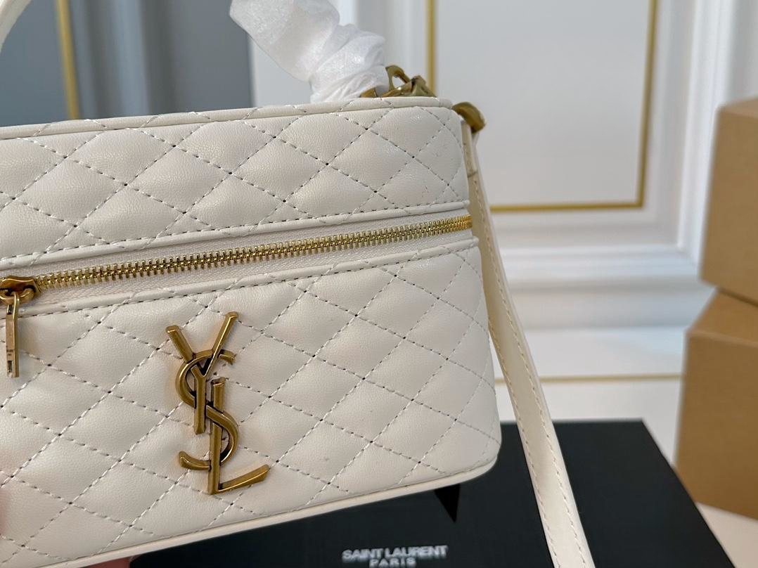 【YSL SAINT LAURENT 公式旗艦店】サンローラン   斜めがけバッグ 当日出荷 好評に付き再入荷！18*12CM  1240722