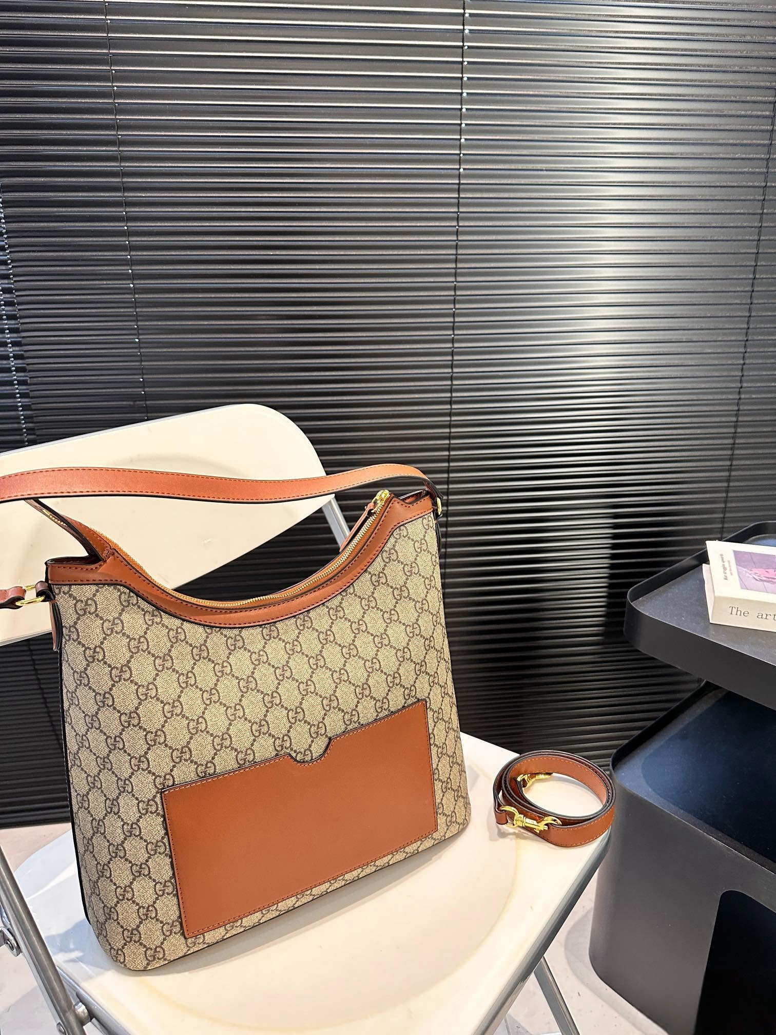 【GUCCI 公式旗艦店】グッチ ハンドバッグ 当日出荷 好評に付き再入荷！32*30CM  240724