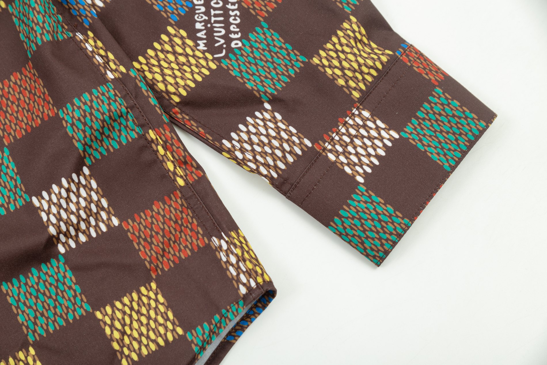 【LOUIS VUITTON 公式旗艦店】ルイヴィトン  シャツ  ご好評に付き再入荷 240803