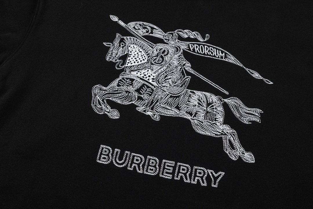 【BURBERRY  公式旗艦店】バーバリー パーカースウェットご好評に付き再入荷！