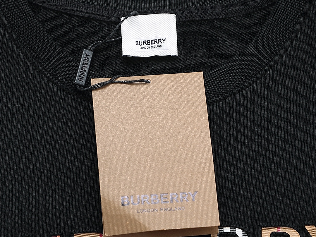 【BURBERRY  公式旗艦店】バーバリー 丸首の衛衣  パーカー ウェットご好評に付き再入荷  240809