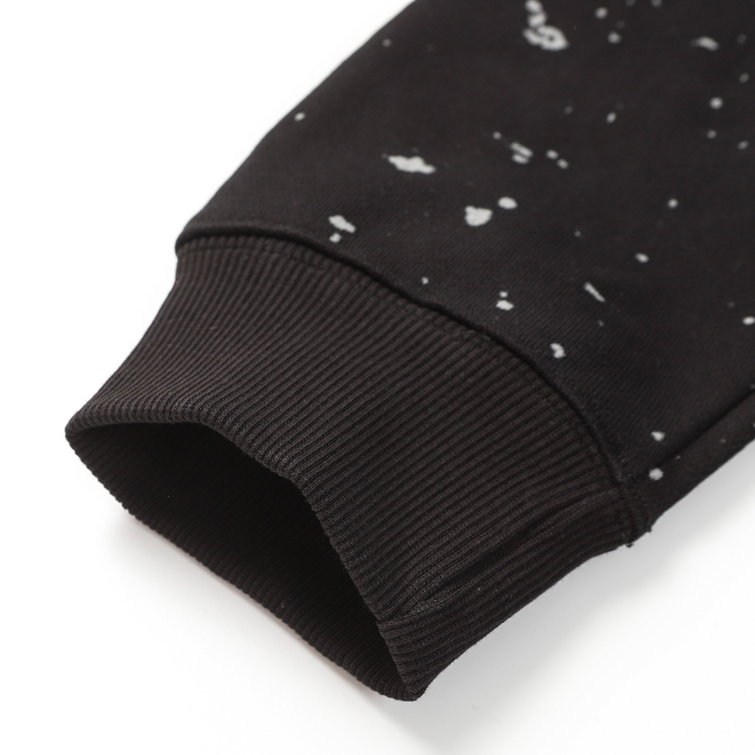 【GIVENCHY  公式旗艦店】ジバンシー 丸首の衛衣 スウェットご好評に付き再入荷 240809