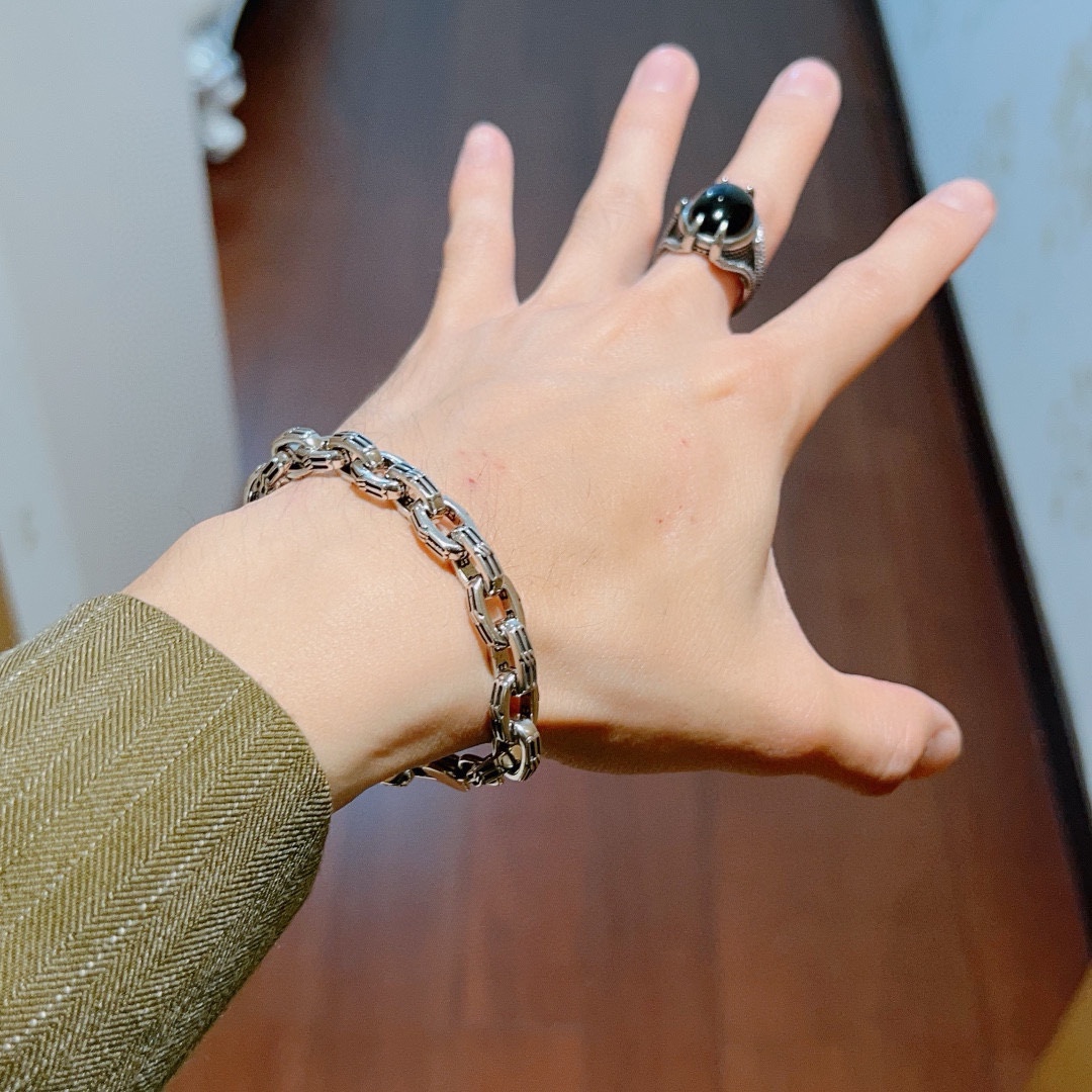 【BALENCIAGA】ブレスレット、ファッションシンプルなスタイル  240814