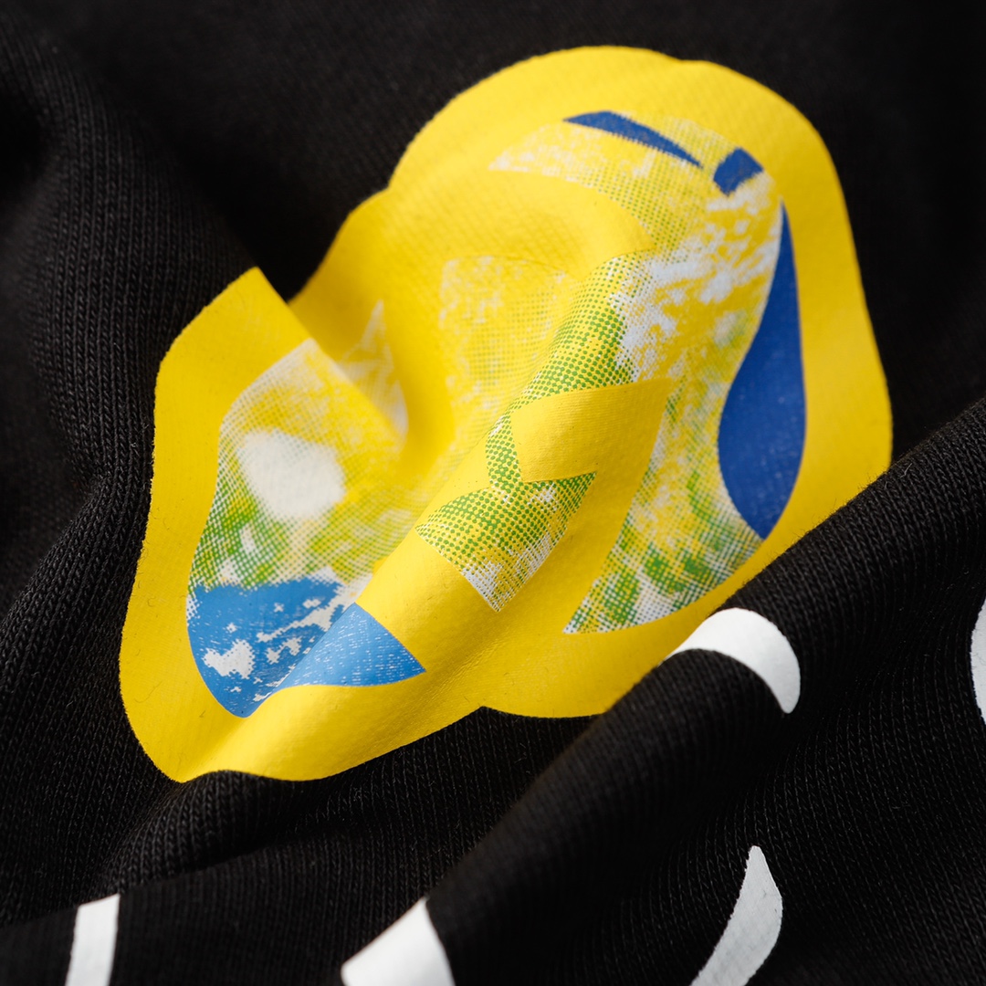 【GUCCI  公式旗艦店】グッチ  丸首の衛衣 スウェットご好評に付き再入荷 240816