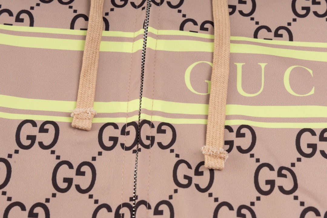 【GUCCI  公式旗艦店】グッチ   ジャケット着 好評に付き再入荷 240826