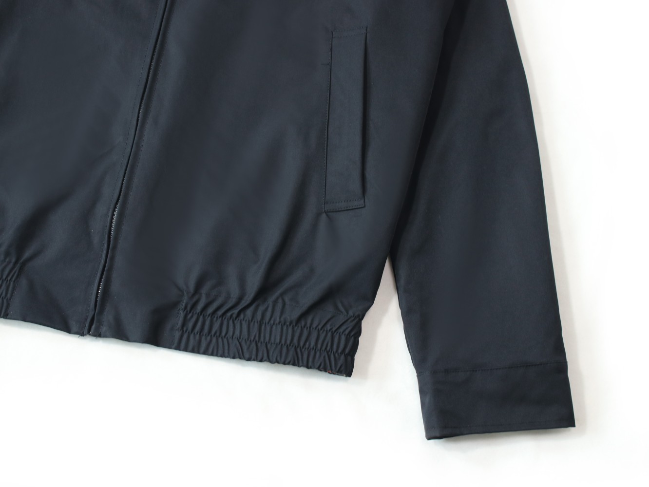 【BURBERRY  公式旗艦店】バーバリー  ジャケット着 好評に付き再入荷 240827