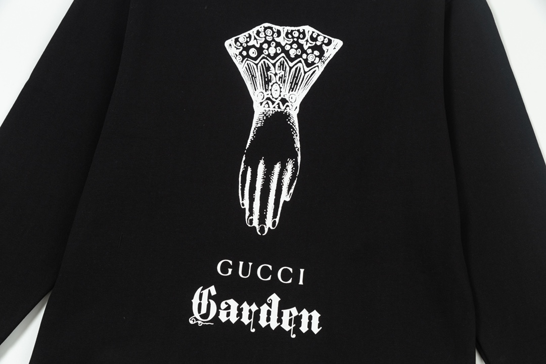 【GUCCI  公式旗艦店】グッチ 丸首の衛衣 スウェットご好評に付き再入荷 240902