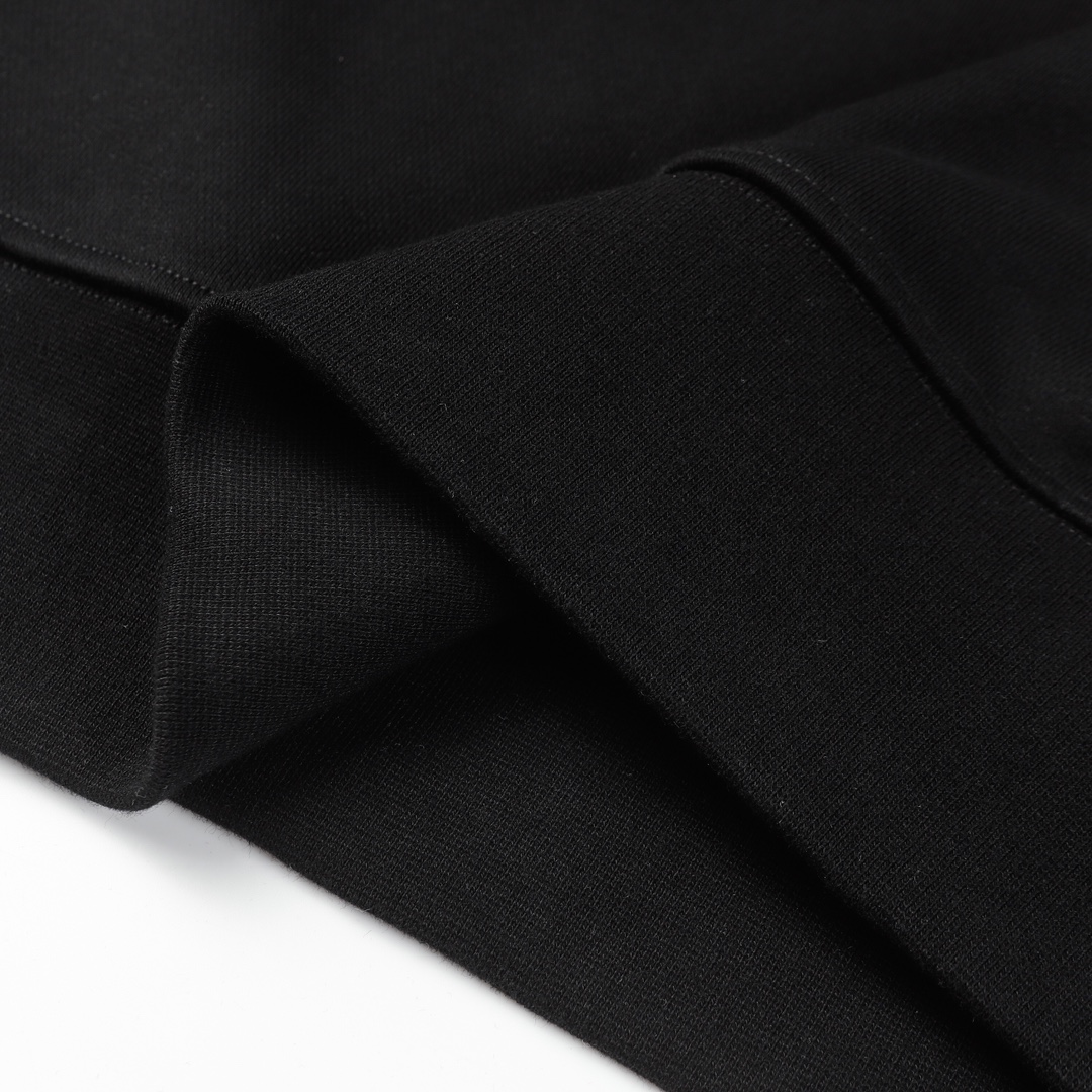 【MONCLER 公式旗艦店】モンクレール  丸首の衛衣 スウェットご好評に付き再入荷！