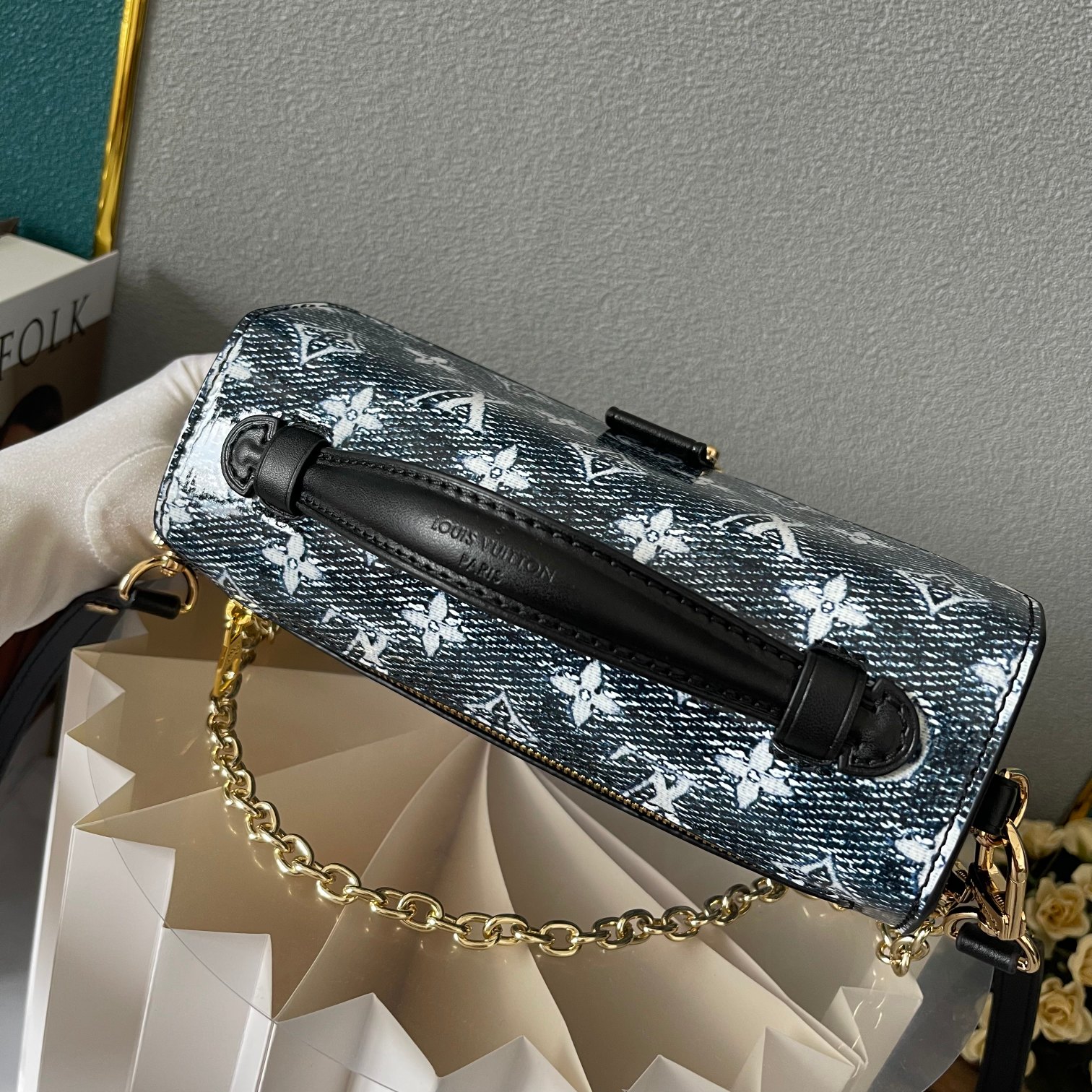 【LOUIS VUITTON 公式旗艦店】ルイヴィトン  斜めがけバッグ 当日出荷 好評に付き再入荷！21.5*6*13.5CM  240911