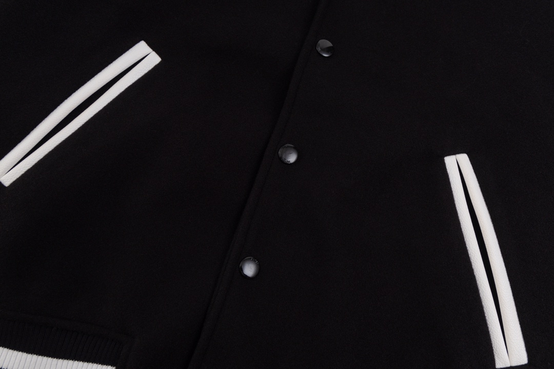 【CELINE】セリーヌ  ジャケット着ご好評に付き再入荷！240923