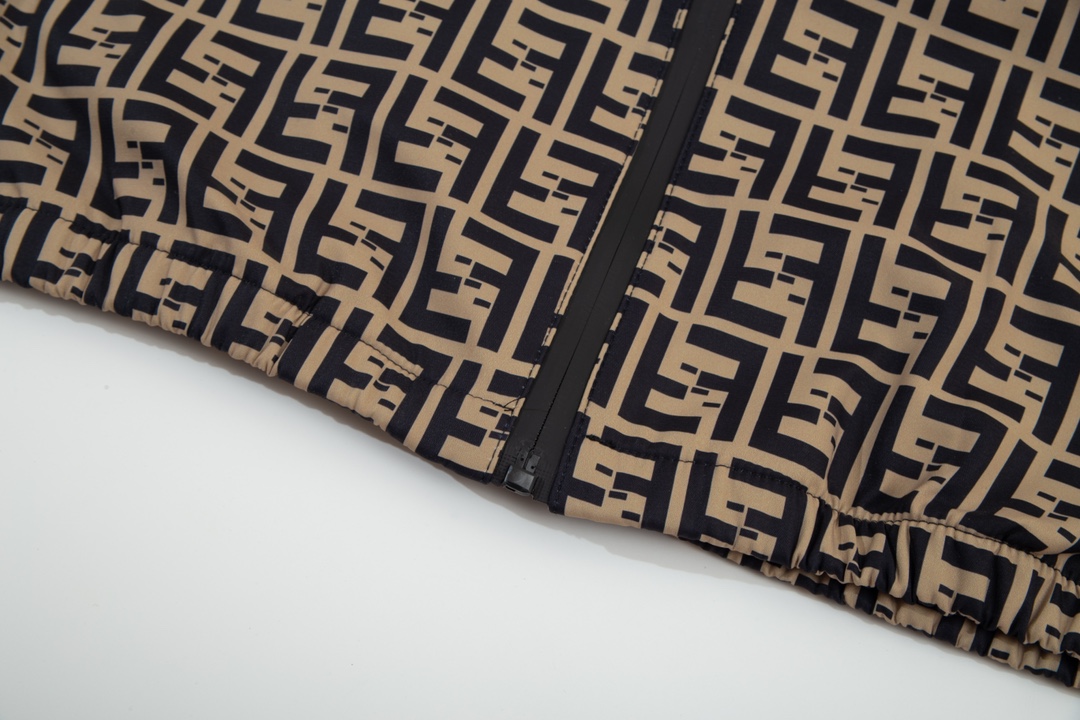 【FENDI】フェンディ ジャケット着ご好評に付き再入荷！240923